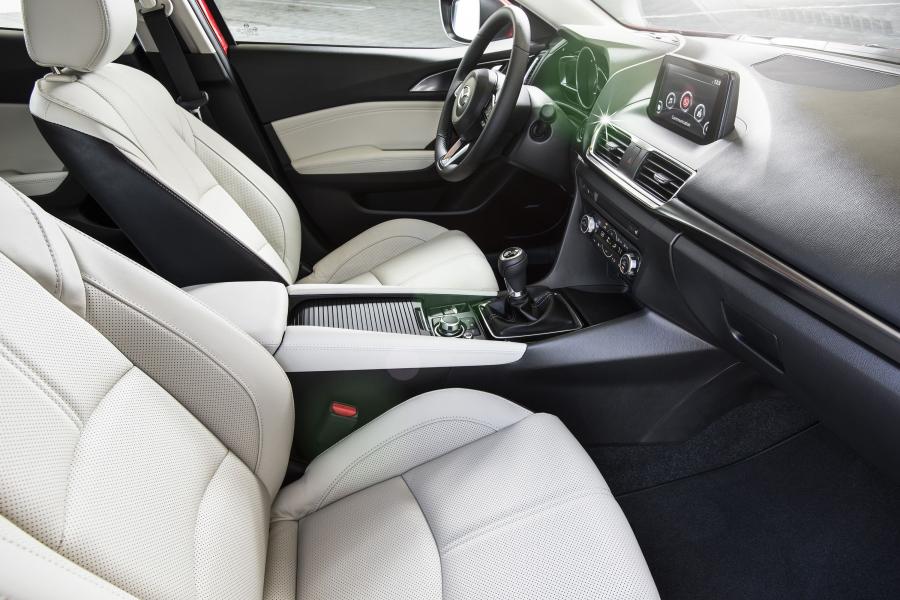  Mazda3 Hatchback 2016 года  (NA) (фото 22 из 24)